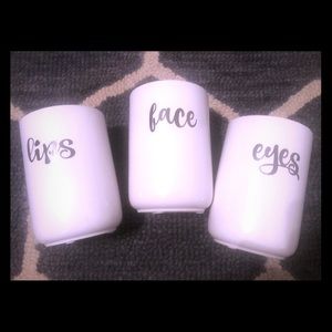 Three make up cups 💄